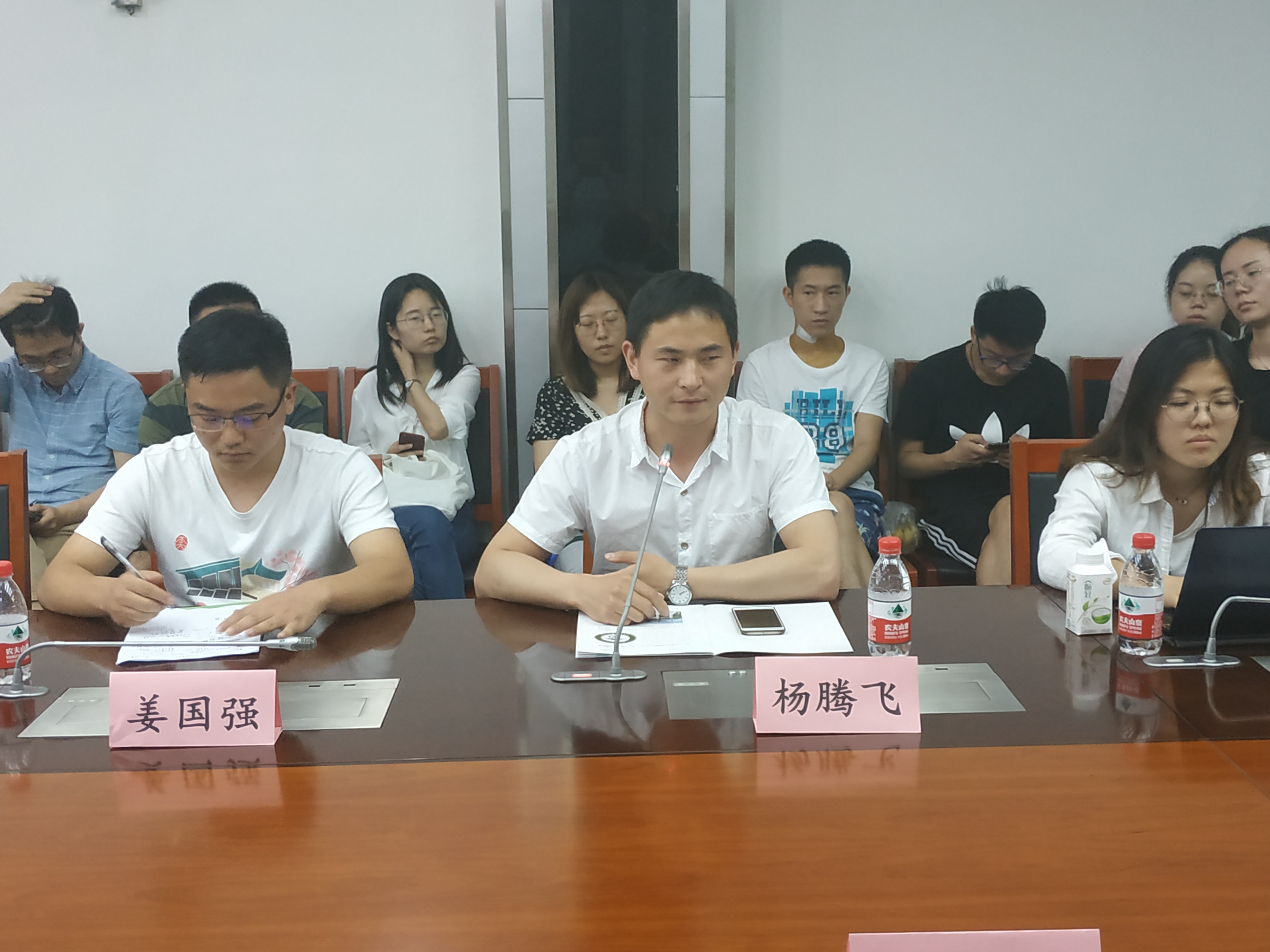 楊騰飛同學分享經驗.jpg