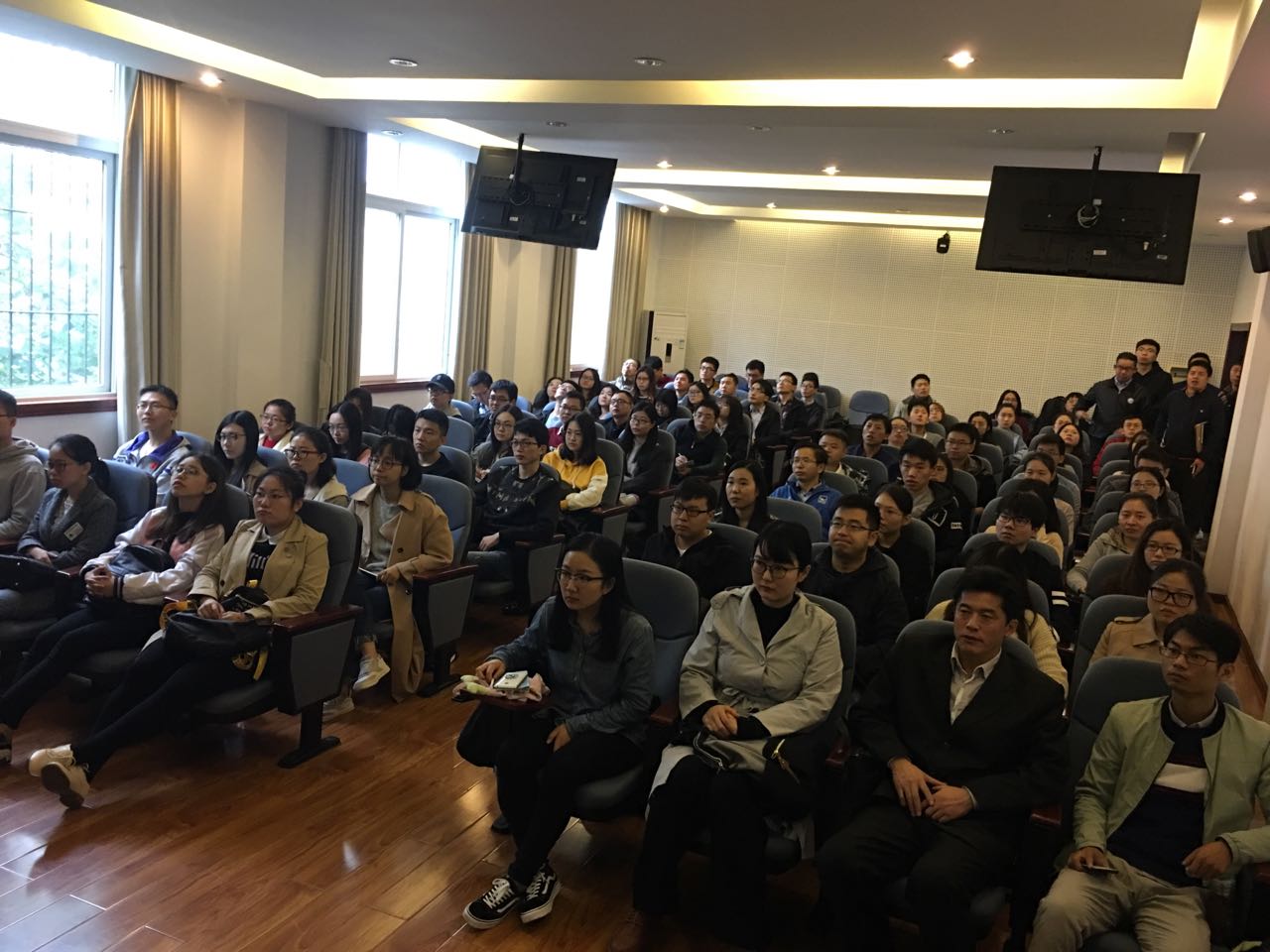 收看收聽十九大3QQ圖片20171018142822.jpg