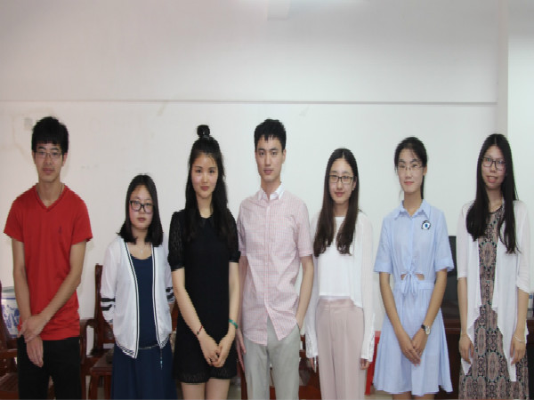 華科公管院主席團與(yu) 武大政管院主席團合影.jpg