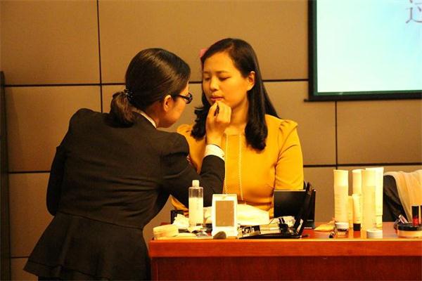職場妝演示現場.jpg