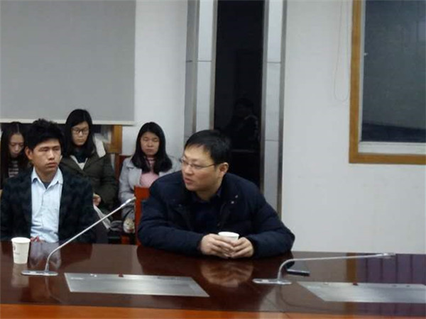 張亮老師介紹主講嘉賓.jpg