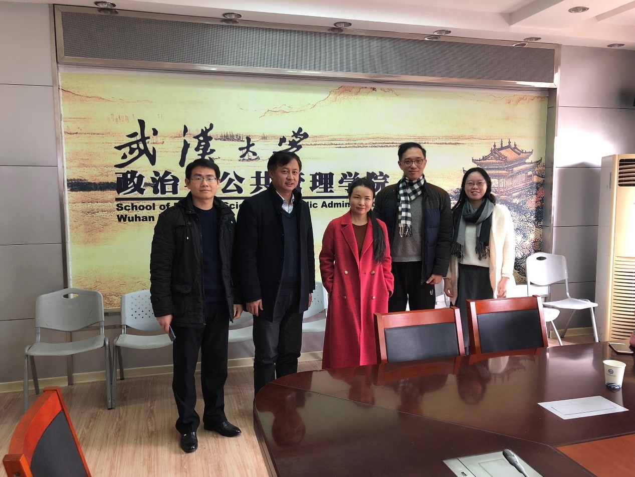 何豔玲.jpg