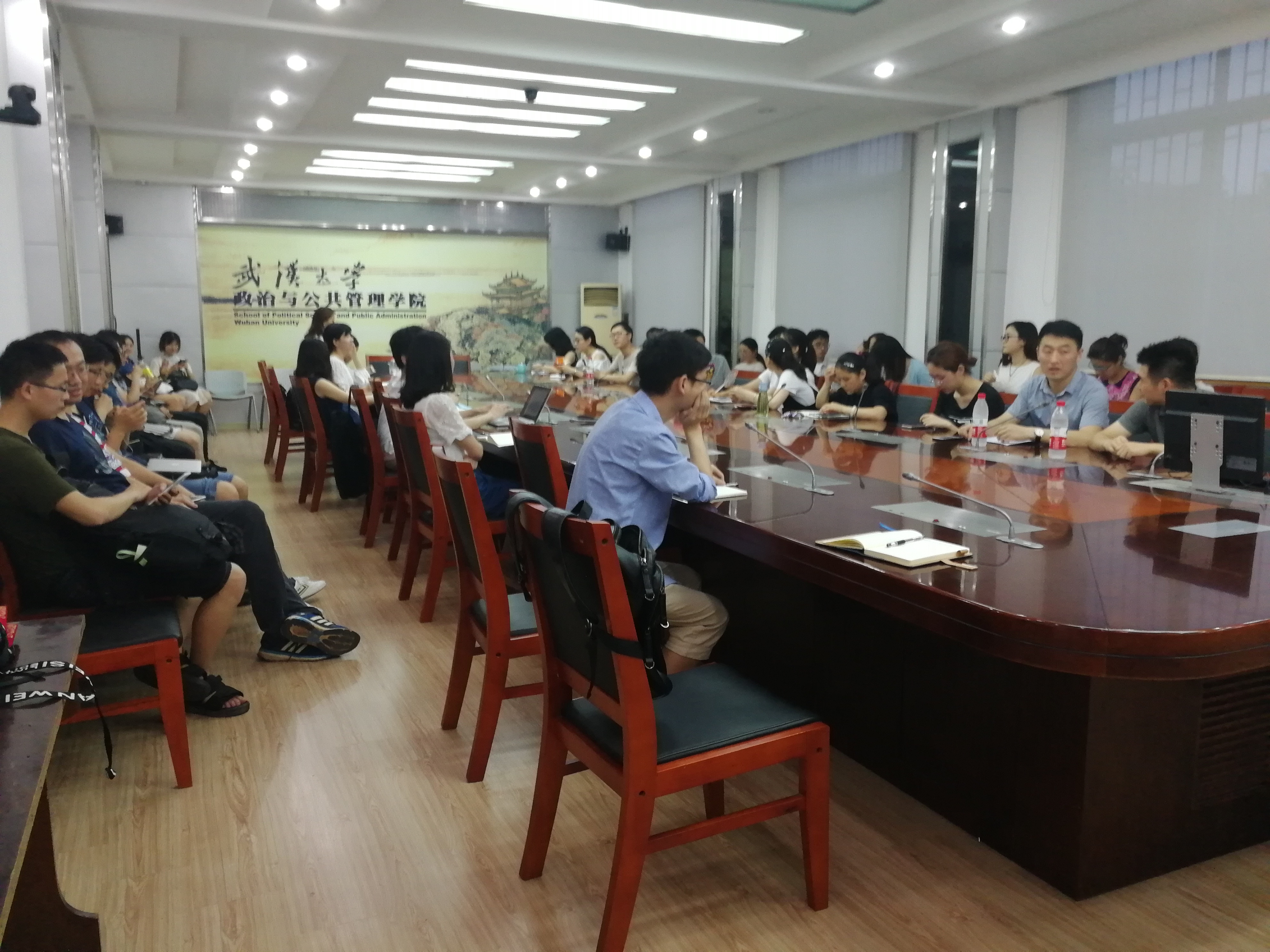 沙龍現場圖，放置觀眾(zhong) 提問環節前.jpg